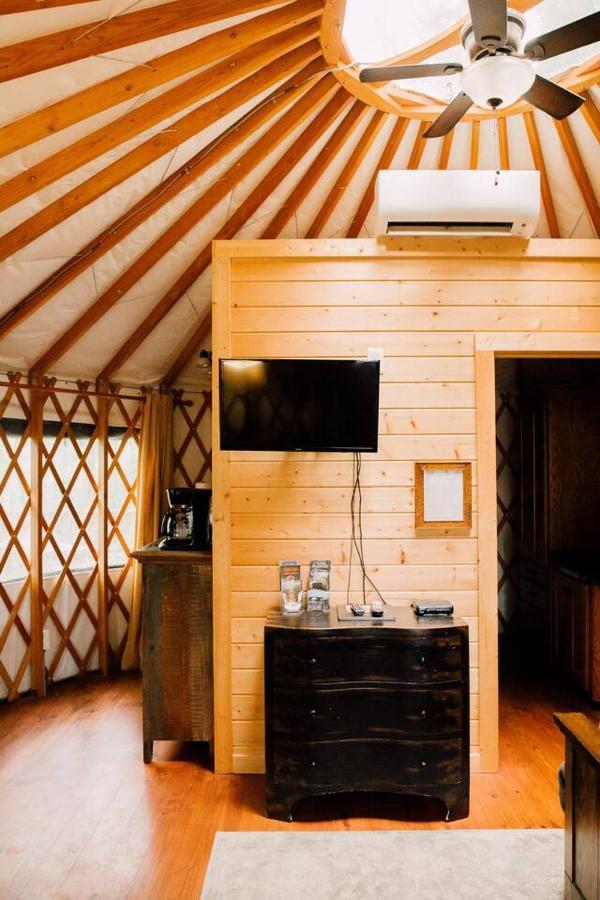 Tuckaseegee @ Sky Ridge Yurts Luxuszelt Bryson City