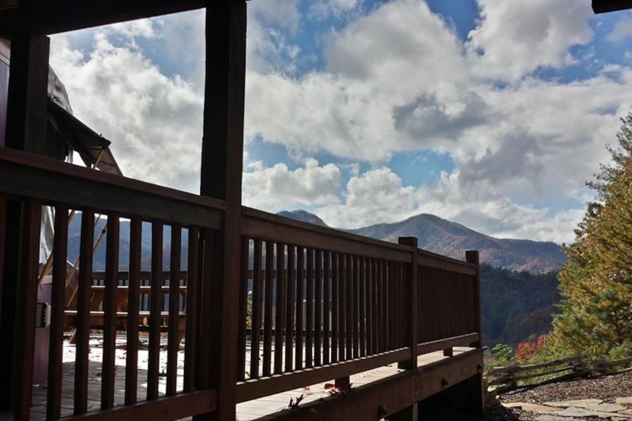 Tuckaseegee @ Sky Ridge Yurts Luxuszelt Bryson City